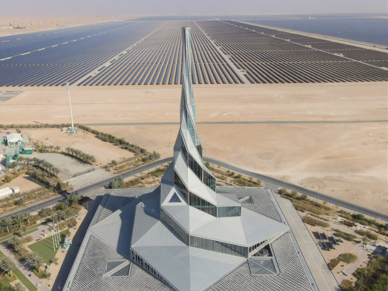 Dubaï Inaugure Une Mosquée Pionnière en Énergie Solaire