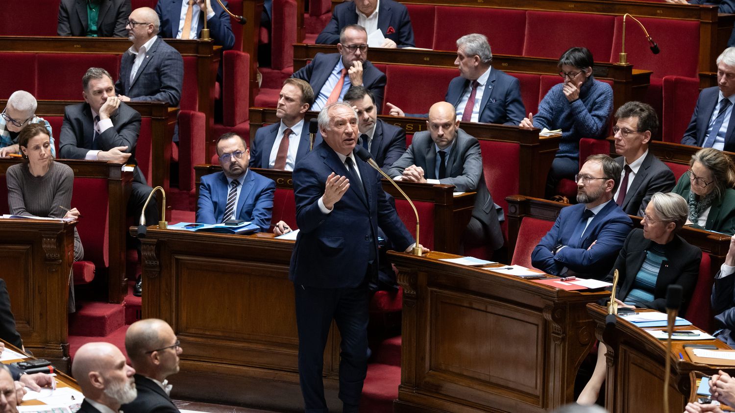 ### Clairvoyance rageuse : Réflexions sur la politique actuelle et projets futurs